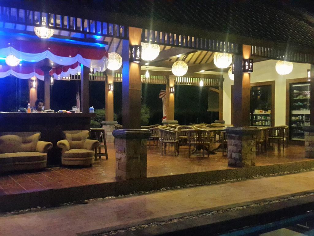 Coral Beach Pizza Cottages Gili Trawangan Exteriör bild