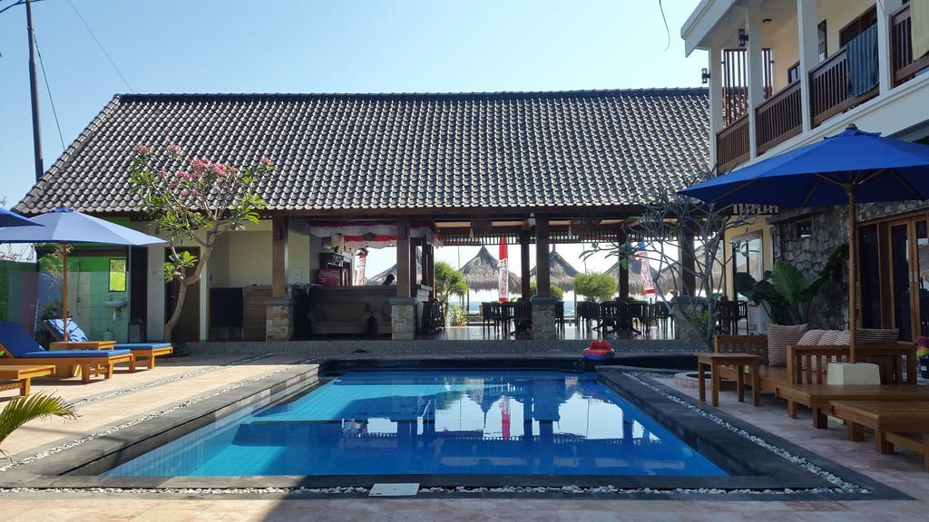 Coral Beach Pizza Cottages Gili Trawangan Exteriör bild