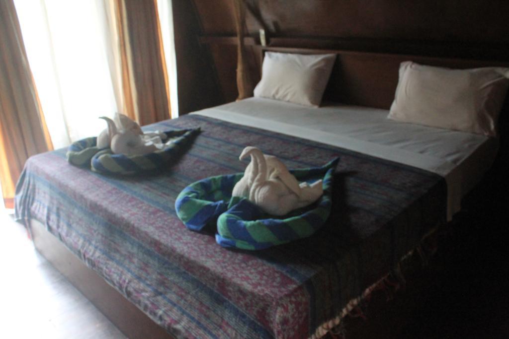 Coral Beach Pizza Cottages Gili Trawangan Exteriör bild