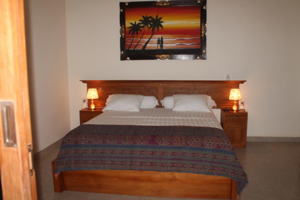 Coral Beach Pizza Cottages Gili Trawangan Exteriör bild