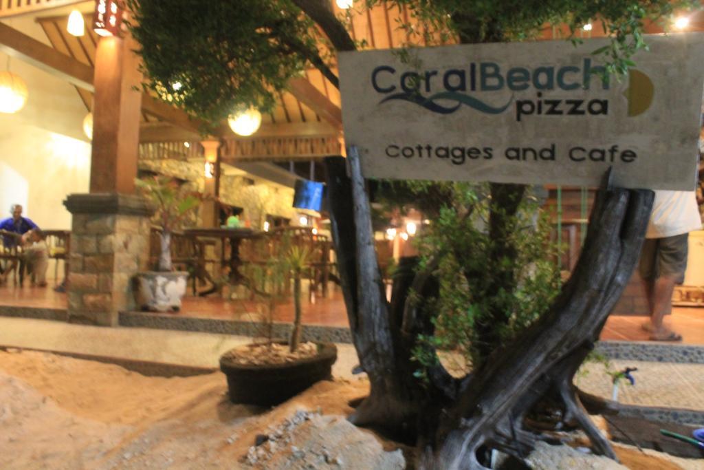 Coral Beach Pizza Cottages Gili Trawangan Exteriör bild